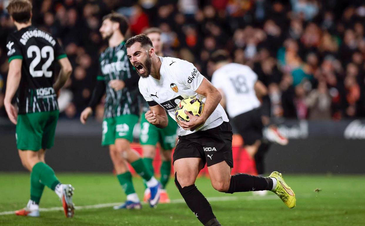 西甲最新积分榜全解析：瓦伦西亚战平比利亚雷亚尔全取三分